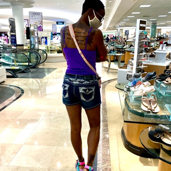 Meet your Posher, Sloan - Picture 6 of 7